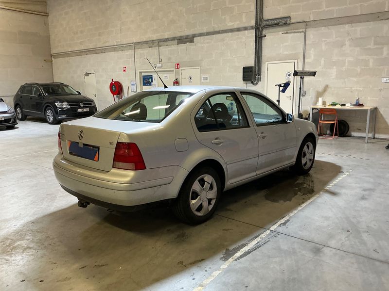 Volkswagen Bora 1.6 Comfortline 2001 – снимка 2