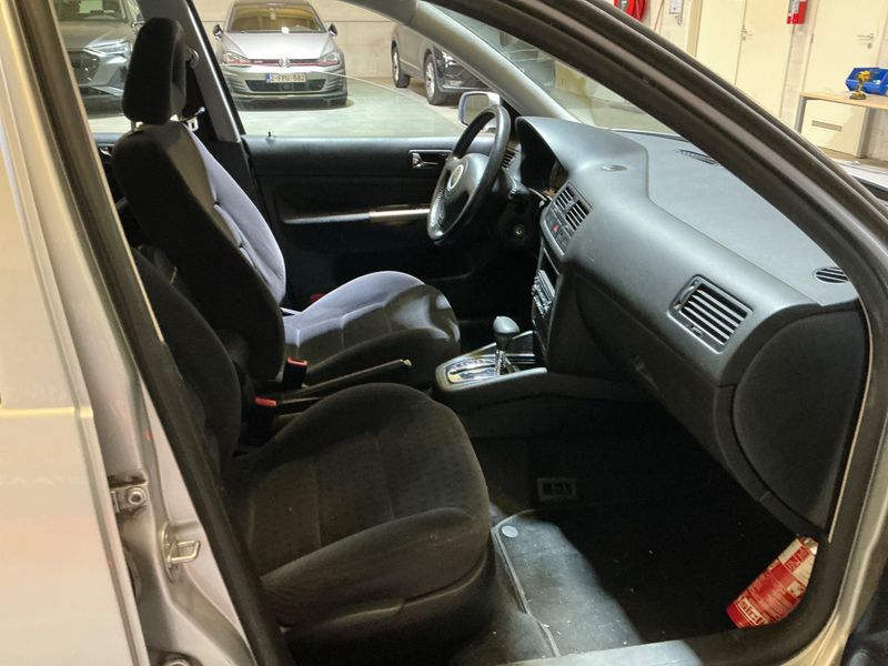 Volkswagen Bora 1.6 Comfortline 2001 – снимка 3