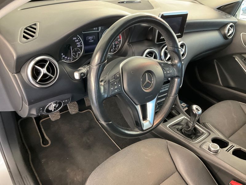Mercedes-Benz A-Klasse A 180 BlueEfficiency Style 2014 – снимка 28