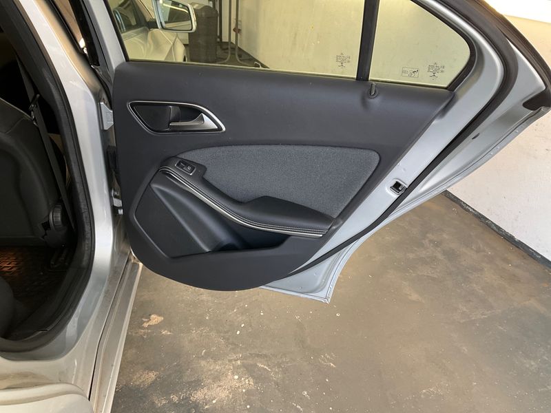Mercedes-Benz A-Klasse A 180 BlueEfficiency Style 2014 – снимка 34