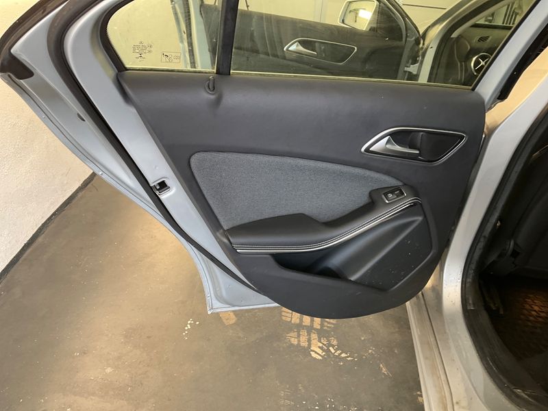 Mercedes-Benz A-Klasse A 180 BlueEfficiency Style 2014 – снимка 32