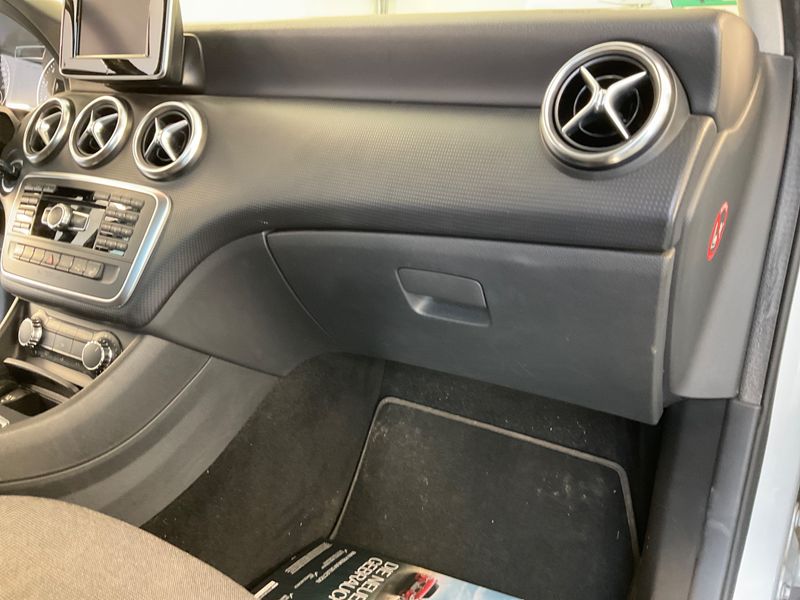 Mercedes-Benz A-Klasse A 180 BlueEfficiency Style 2014 – снимка 37