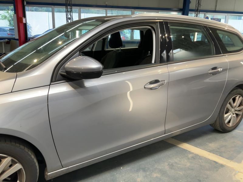 Peugeot 308 1.5 Blue-HDi Active 2018 – снимка 4