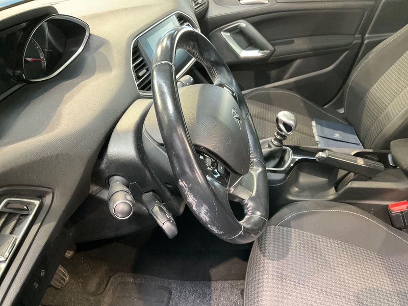 Peugeot 308 1.5 Blue-HDi Active 2018 – снимка 21