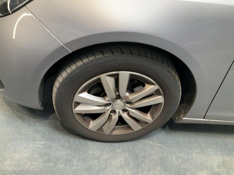Peugeot 308 1.5 Blue-HDi Active 2018 – снимка 3
