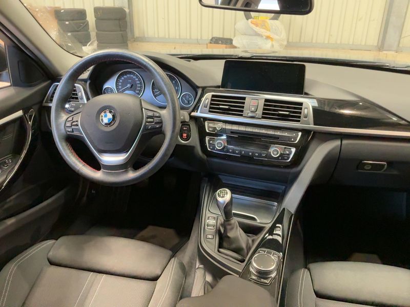 BMW 3er 320d xDrive Sport Line 2017 – снимка 17