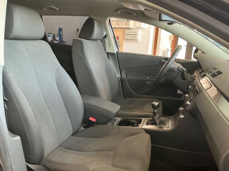 Volkswagen Passat 1.6 TDI Business Trendline BlueMotion Tech 2010 – снимка 3