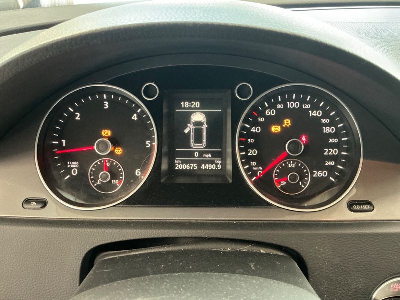 Volkswagen Passat 1.6 TDI Business Trendline BlueMotion Tech 2010 – снимка 4