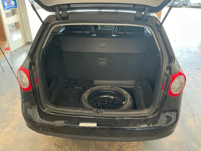 Volkswagen Passat 1.6 TDI Business Trendline BlueMotion Tech 2010 – снимка 12