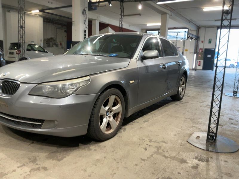 BMW 5er 525d 2009 – снимка 2