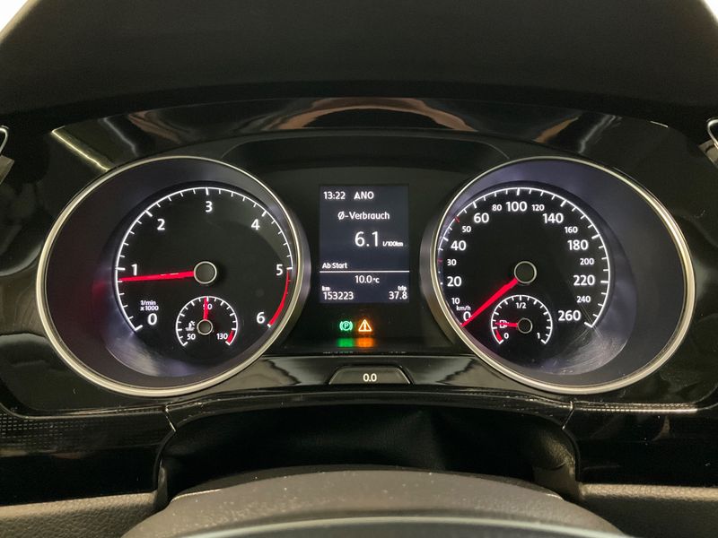 Volkswagen Touran 2.0 TDI Comfortline BlueMotion Tech 2017 – снимка 19