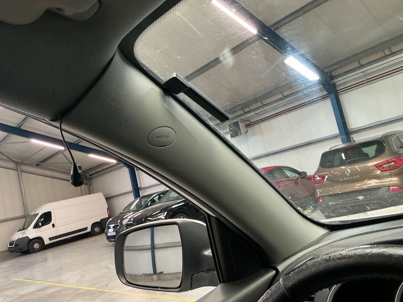 Kia Sorento 2.2 CRDi Attract 4WD 2011 – снимка 22