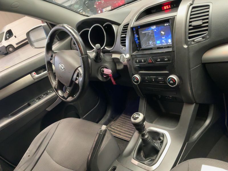 Kia Sorento 2.2 CRDi Attract 4WD 2011 – снимка 17