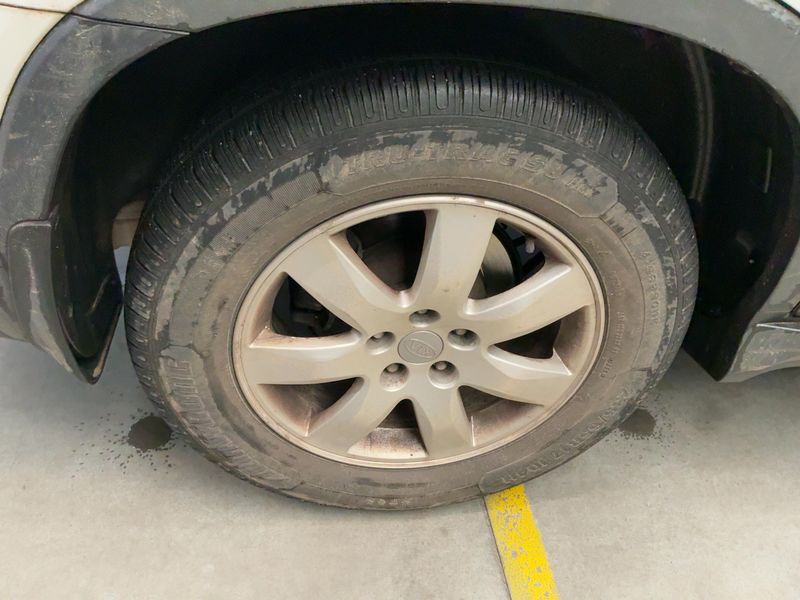 Kia Sorento 2.2 CRDi Attract 4WD 2011 – снимка 9