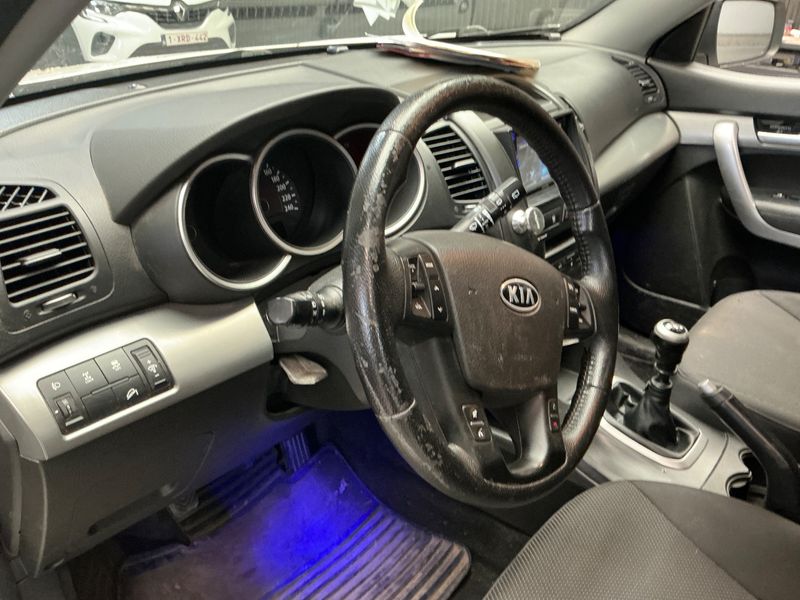 Kia Sorento 2.2 CRDi Attract 4WD 2011 – снимка 23