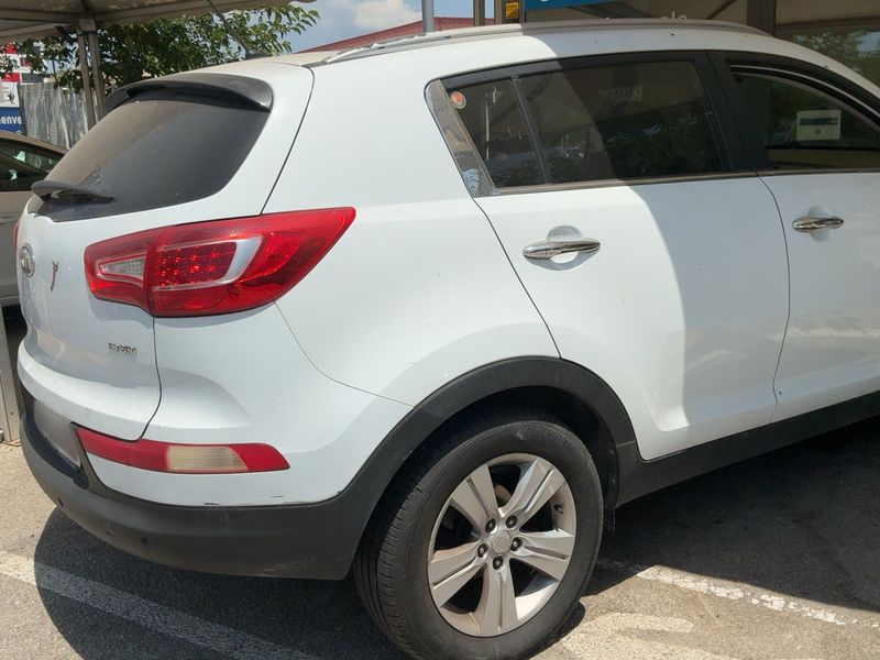 Kia Sportage 1.7 CRDi Drive 4x2 2012 – снимка 8