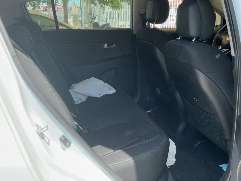 Kia Sportage 1.7 CRDi Drive 4x2 2012 – снимка 19