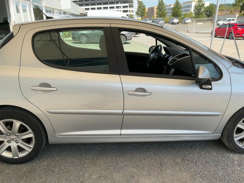 Peugeot 207 1.6 Exclusive 2007 – снимка 10