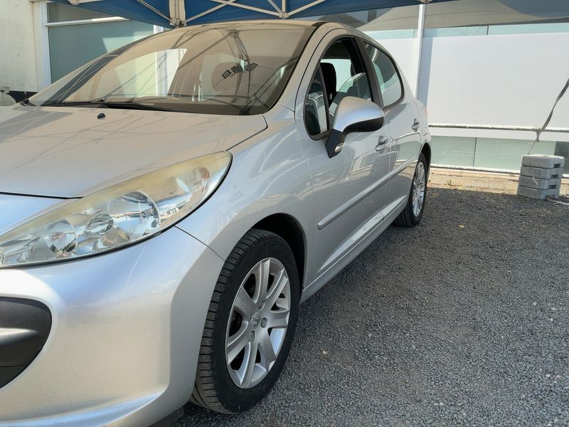 Peugeot 207 1.6 Exclusive 2007 – снимка 2