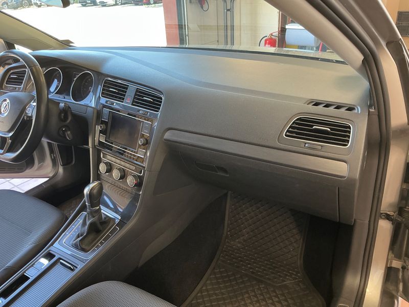 Volkswagen Golf VII 1.5 TSI ACT Comfortline BlueMotion Tech 2017 – снимка 29