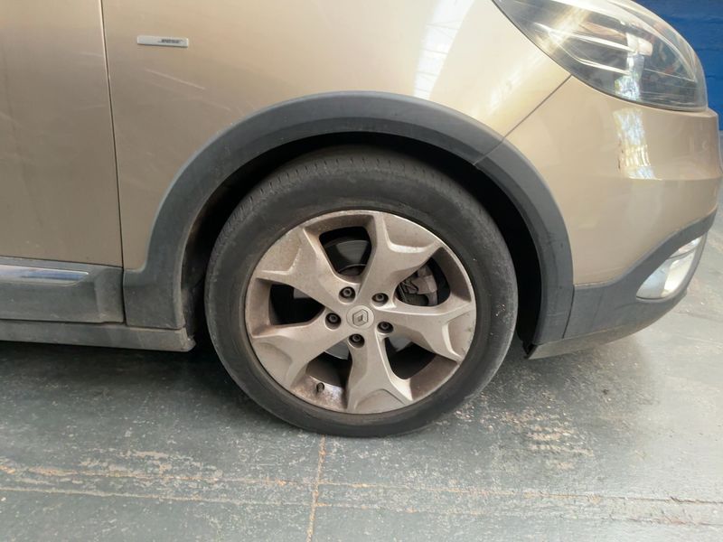 Renault Scenic 1.5 dCi Xmod Bose 2013 – снимка 11