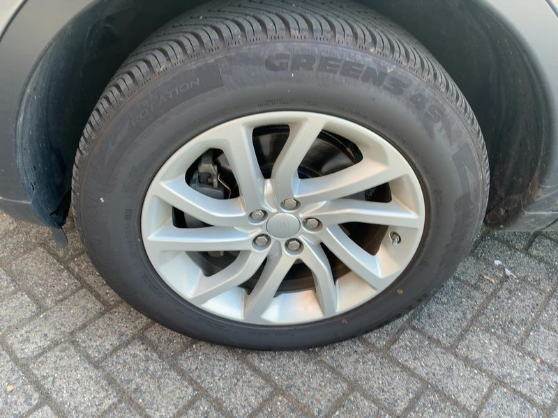 Land Rover Discovery Sport 2.0 Td4 SE AWD 2019 – снимка 3