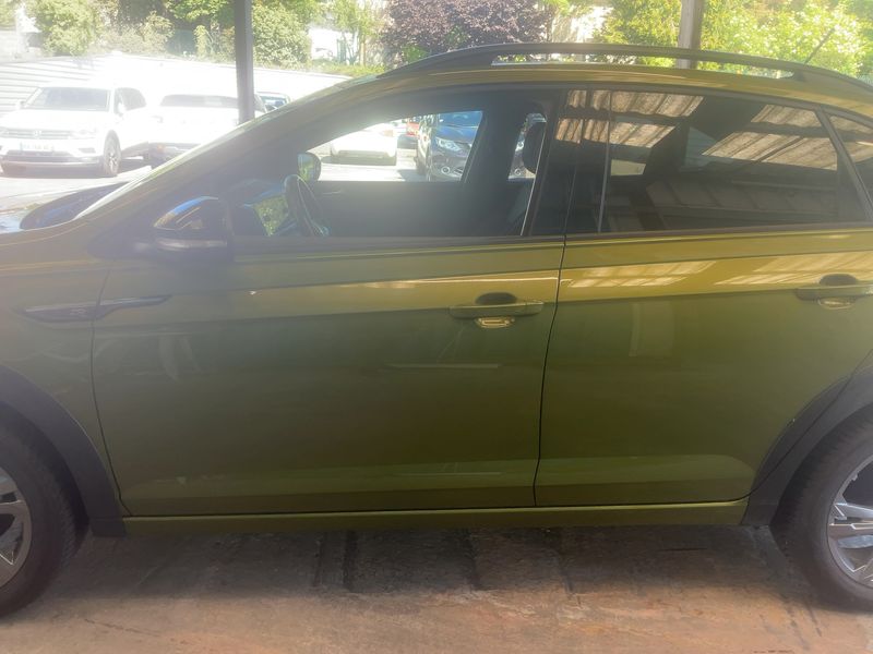 Volkswagen Taigo 1.0 TSI R-Line 2023 – снимка 4