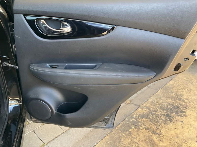 Nissan Qashqai 1.6 dCi Tekna 2016 – снимка 27