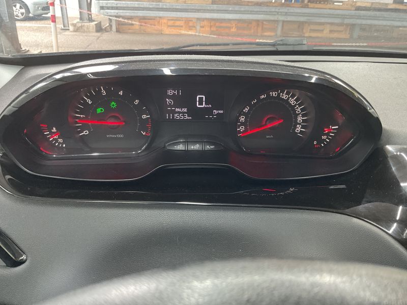 Peugeot 208 1.0 VTi Access 2014 – снимка 4