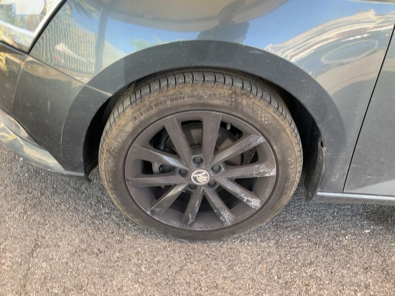 Skoda Fabia 1.0 TSI Ambition 2021 – снимка 3