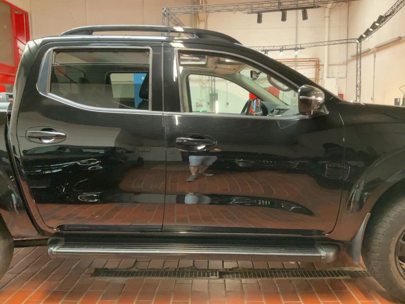 Nissan Navara NP-300 2.3 dCi N-Guard Double Cab 4x4 2019 – снимка 10
