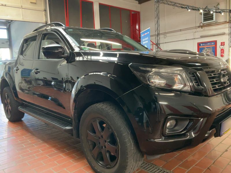 Nissan Navara NP-300 2.3 dCi N-Guard Double Cab 4x4 2019 – снимка 12