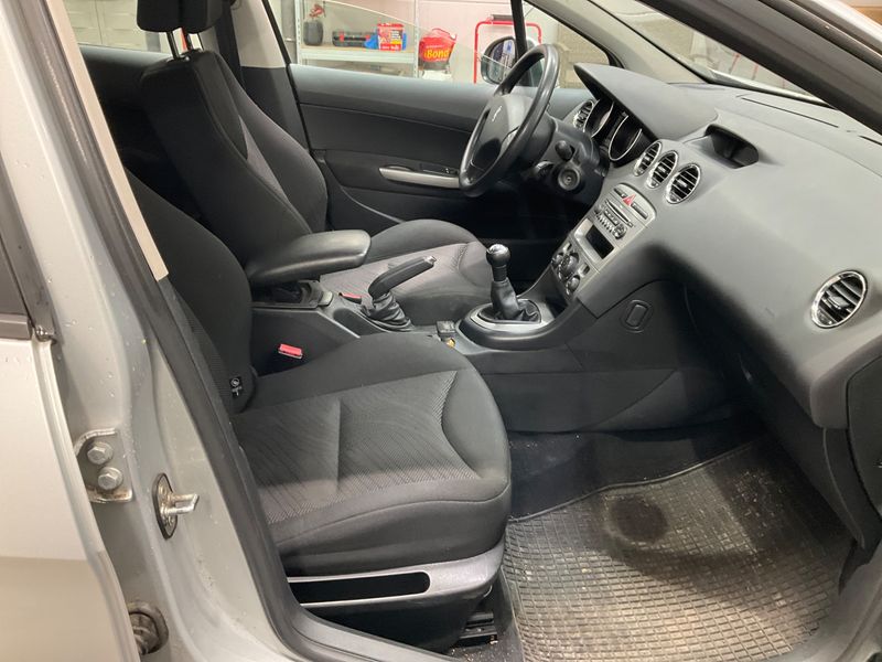 Peugeot 308 1.6 Tendance 2008 – снимка 3