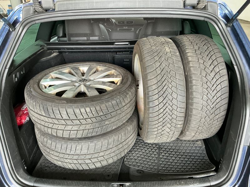 Volkswagen Passat 3.6 V6 FSI Highline 4Motion 2013 – снимка 37