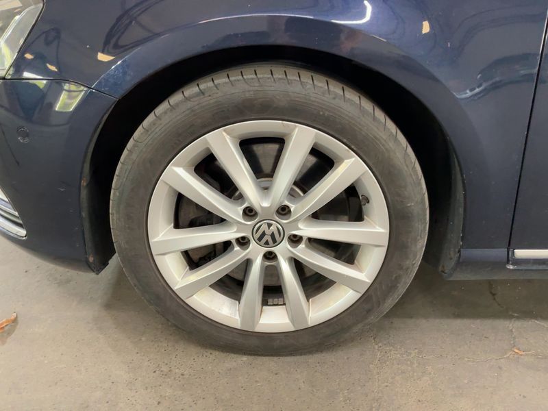 Volkswagen Passat 3.6 V6 FSI Highline 4Motion 2013 – снимка 3