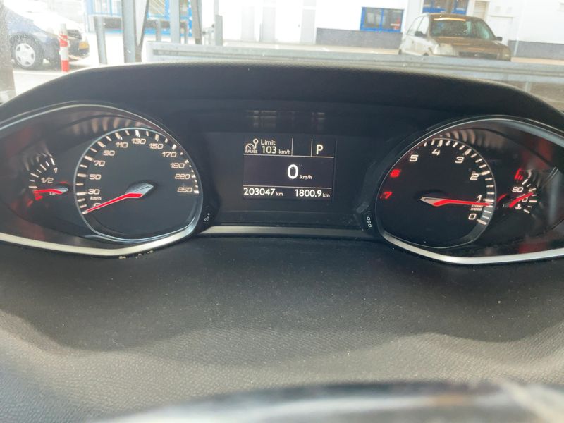 Peugeot 308 1.2 PureTech Allure Business 2019 – снимка 18