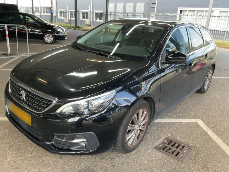 Peugeot 308 1.2 PureTech Allure Business 2019 – снимка 1
