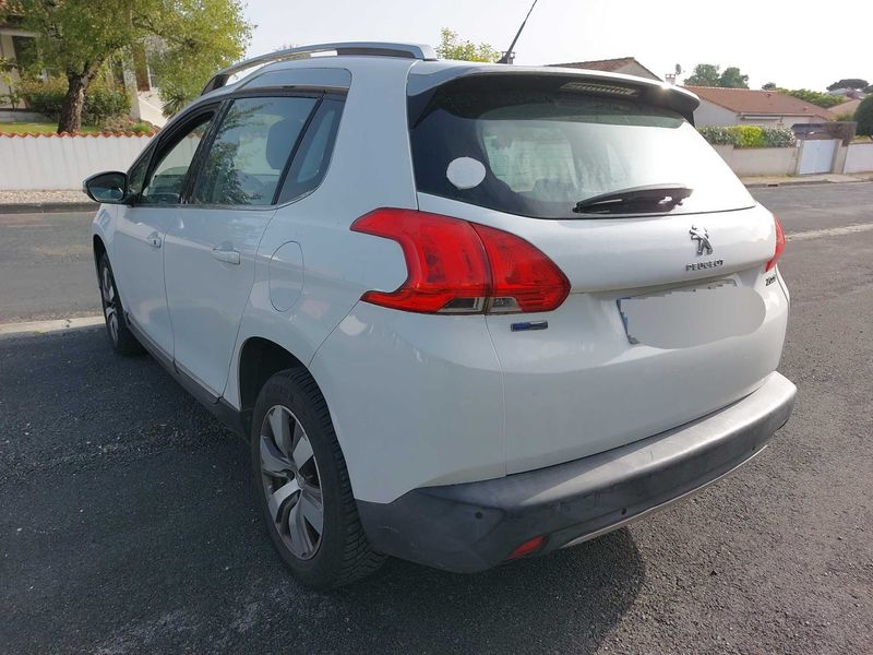 Peugeot 2008 1.2 PureTech Allure 2016 – снимка 3