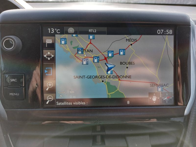 Peugeot 2008 1.2 PureTech Allure 2016 – снимка 13