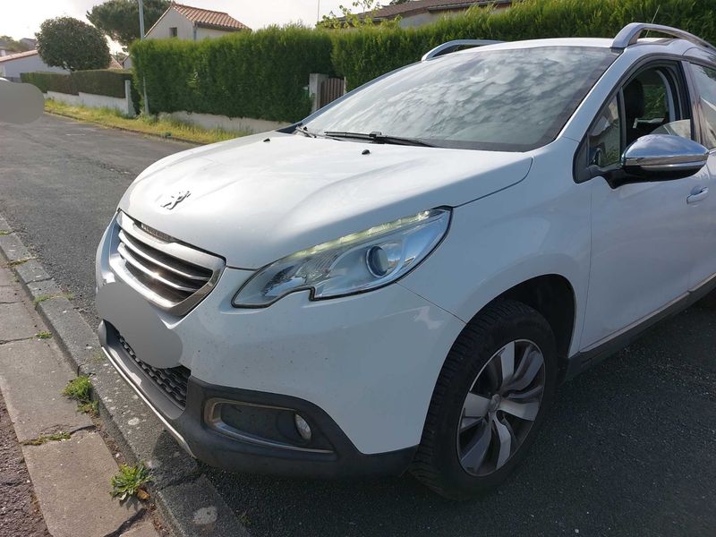 Peugeot 2008 1.2 PureTech Allure 2016 – снимка 2