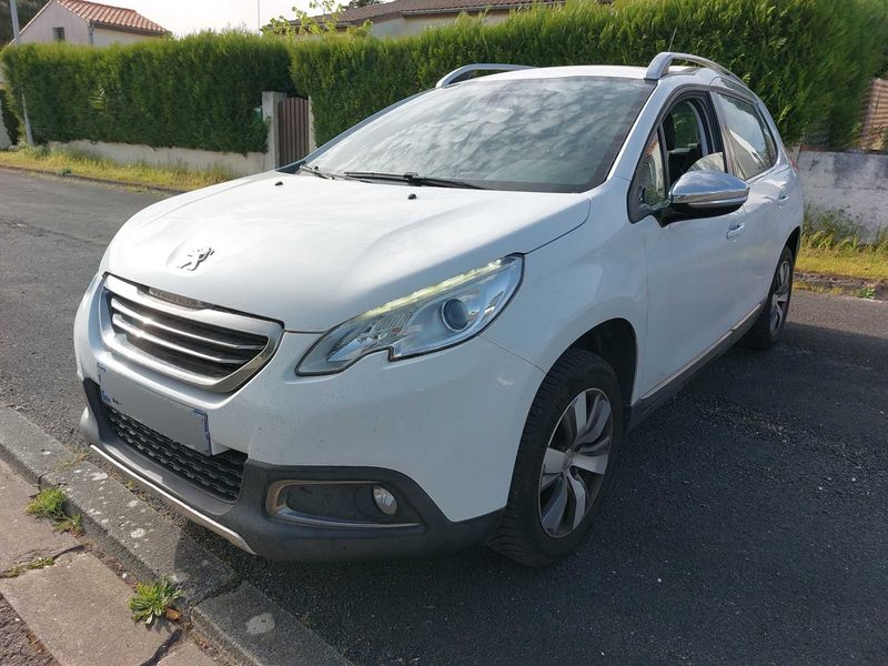 Peugeot 2008 1.2 PureTech Allure 2016 – снимка 1