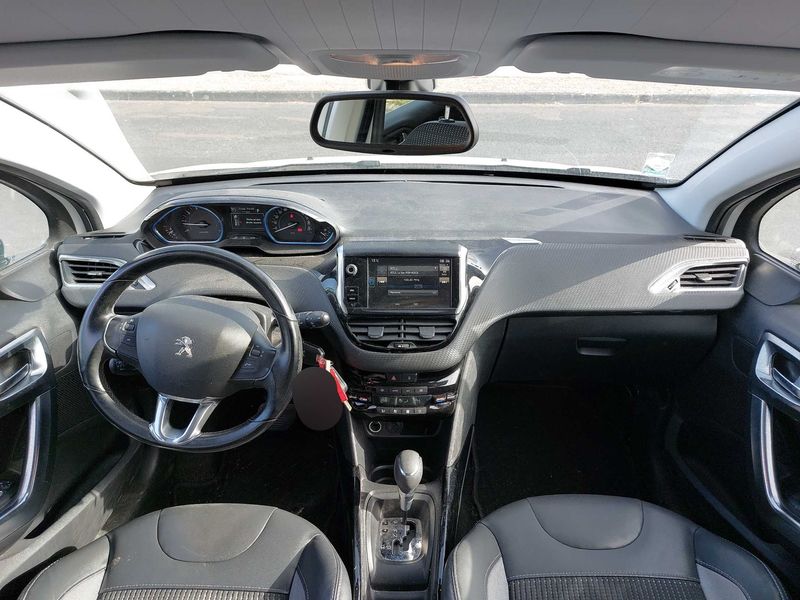 Peugeot 2008 1.2 PureTech Allure 2016 – снимка 11