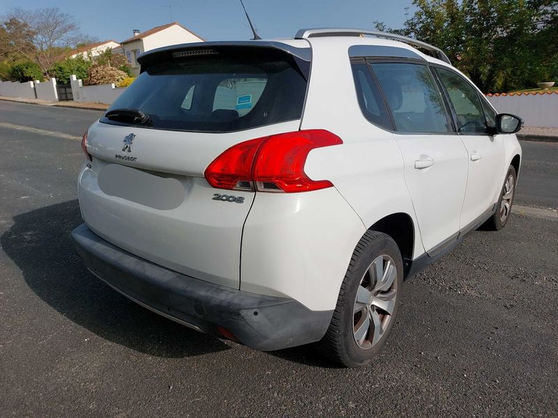 Peugeot 2008 1.2 PureTech Allure 2016 – снимка 5