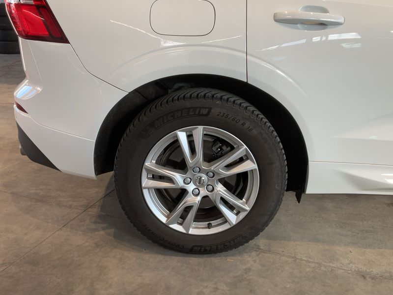 Volvo XC60 2.0 D4 Momentum 2WD 2018 – снимка 9