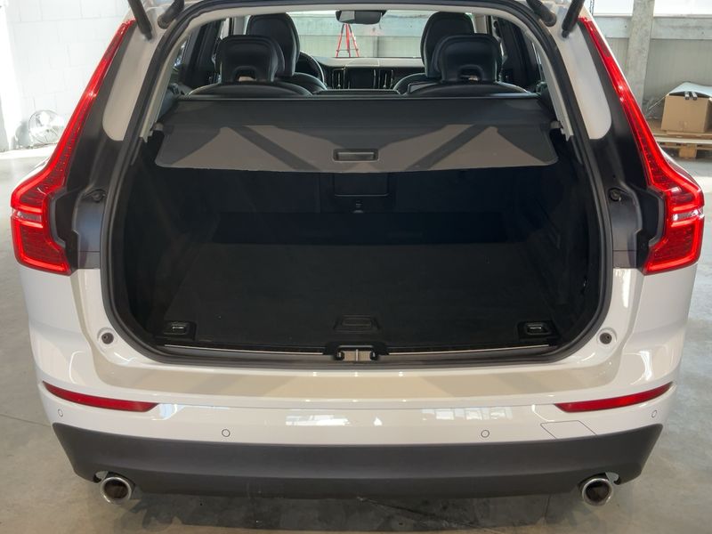 Volvo XC60 2.0 D4 Momentum 2WD 2018 – снимка 15