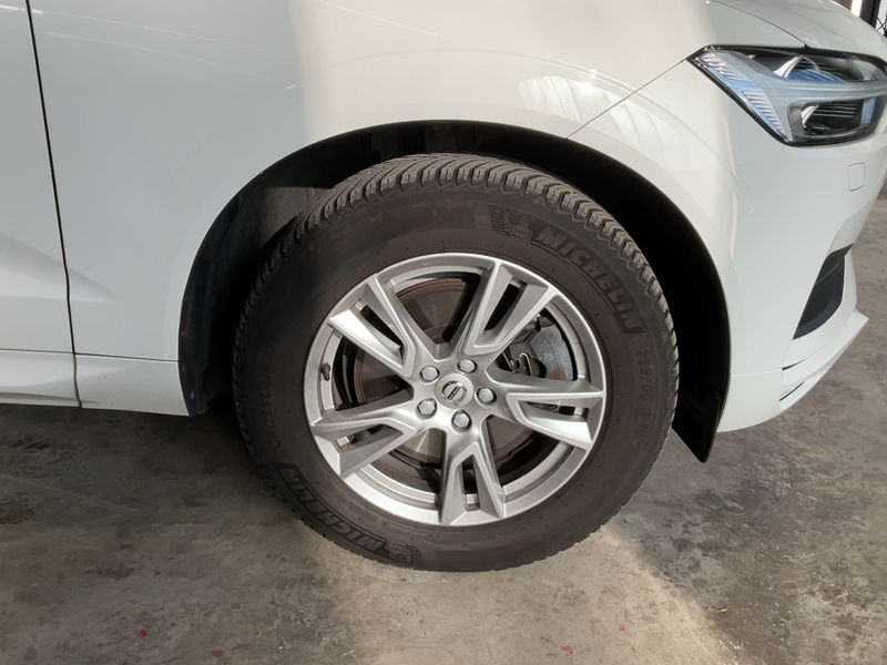 Volvo XC60 2.0 D4 Momentum 2WD 2018 – снимка 11