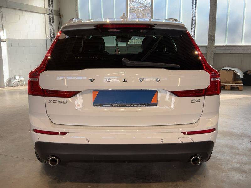 Volvo XC60 2.0 D4 Momentum 2WD 2018 – снимка 7