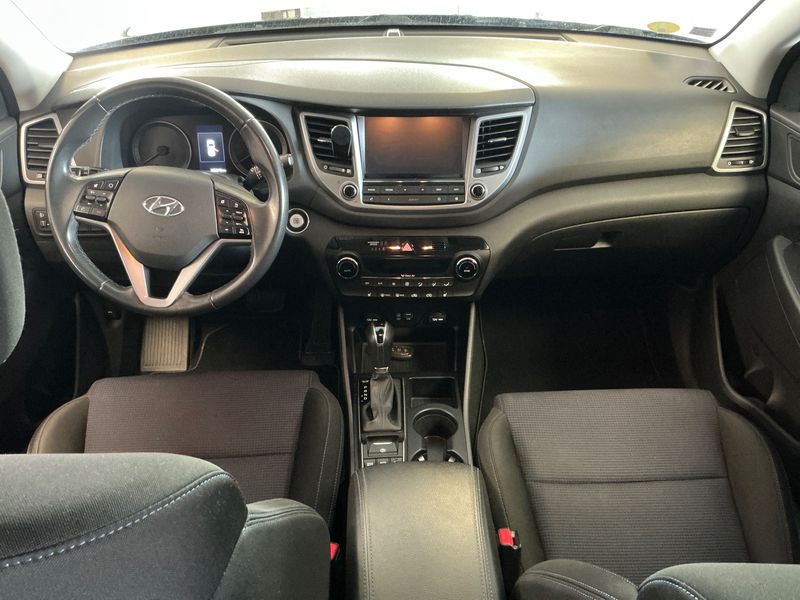 Hyundai Tucson 1.7 CRDi Creative 2WD 2016 – снимка 17