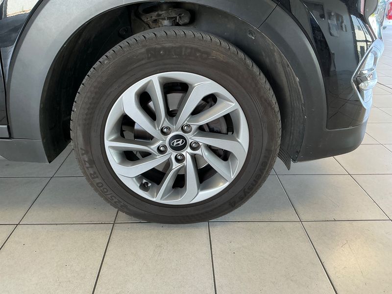 Hyundai Tucson 1.7 CRDi Creative 2WD 2016 – снимка 11