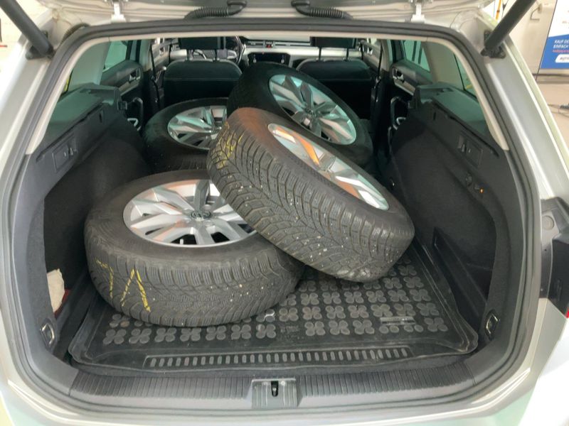 Volkswagen Passat 2.0 TDI Elegance 2021 – снимка 16
